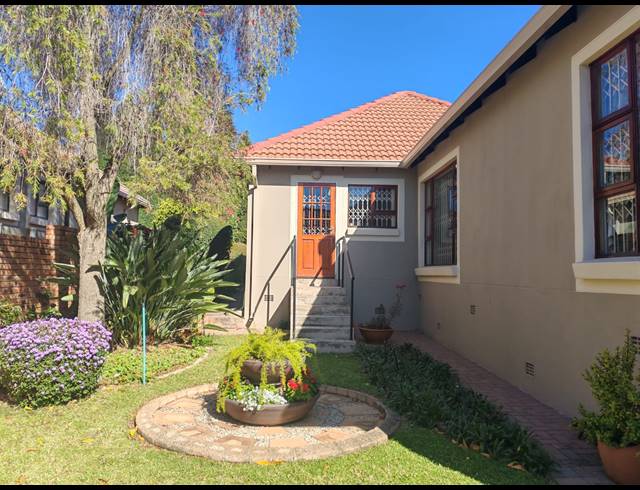 4 BEDROOM HOUSE FOR SALE IN GREENSTONE HILL